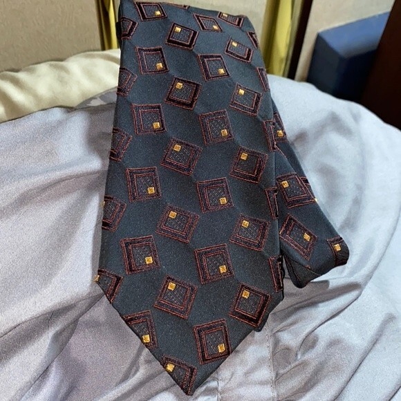 Luxury Ermengildo Zegna silk tie - Picture 1 of 6
